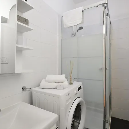 Apartamento Stunning In With Kitchen *