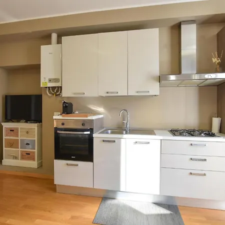 Stunning In With Kitchen Milán