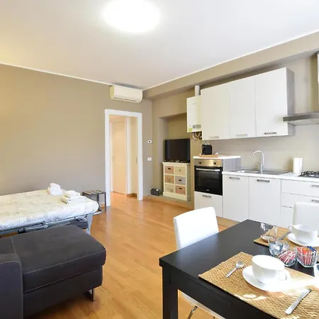 Stunning In With Kitchen * Milán