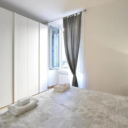 Stunning In With Kitchen Apartment *